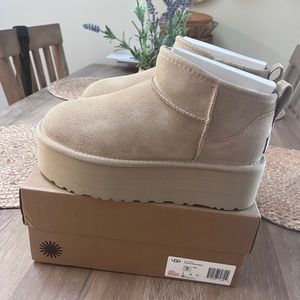 SOLD DO NOT BUY - UGG ultra mini platform in mustard seed